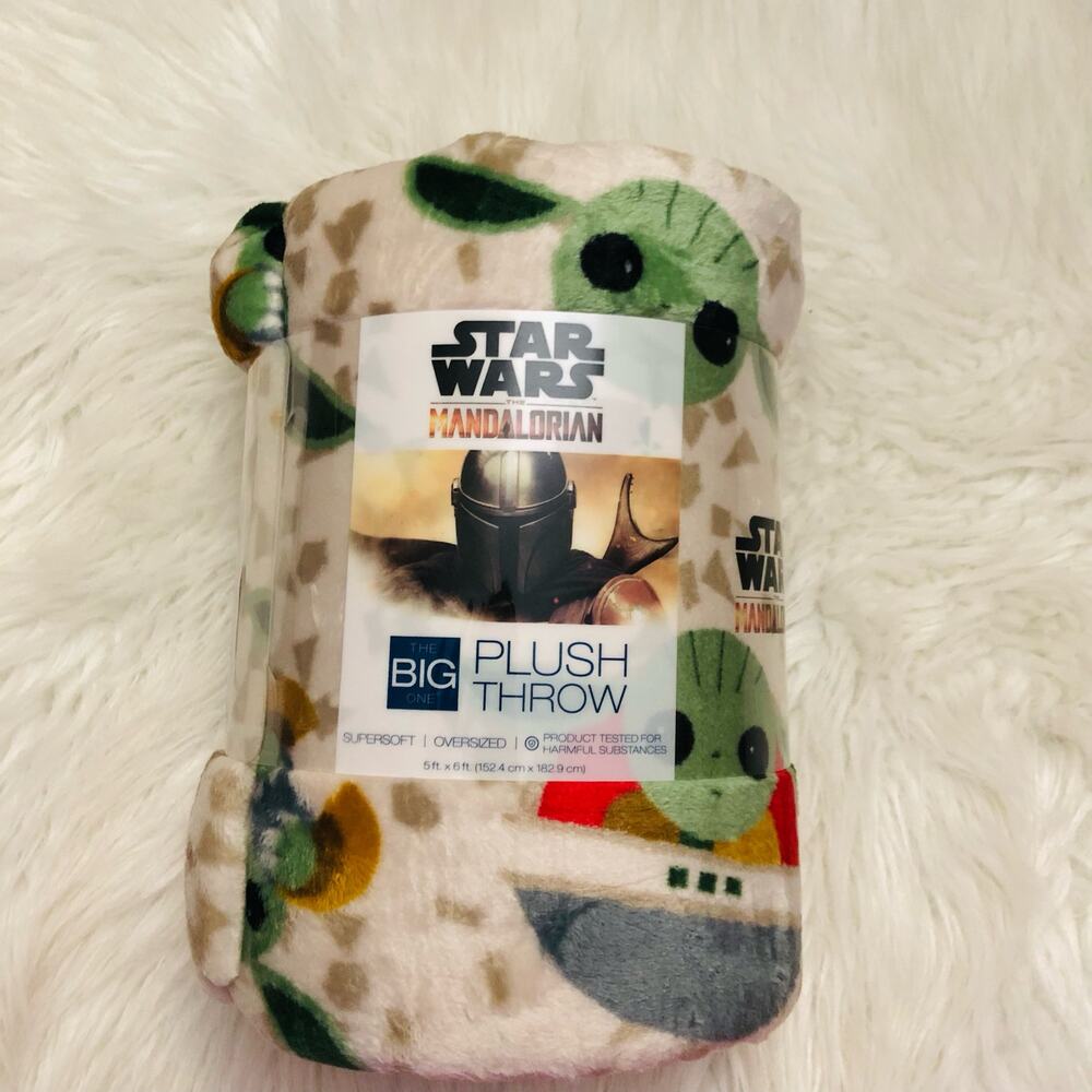 New Star Wars Oversized Supersoft Printed Plush Throw Blanket by‎ The Big One